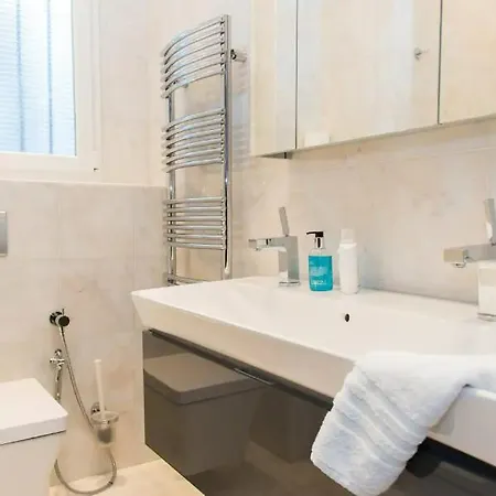 Magnificent Eiffel Tower Appartement