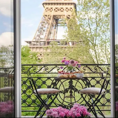 Magnificent Eiffel Tower * Parijs