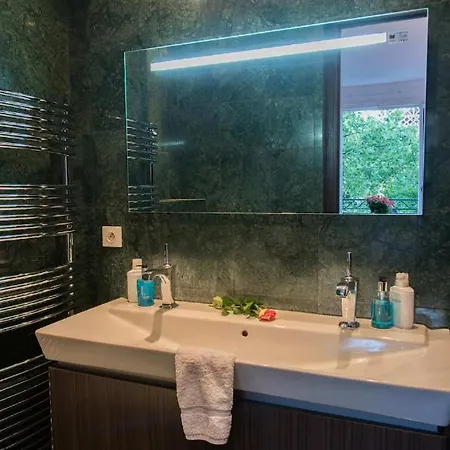 Magnificent Eiffel Tower Appartement Parijs